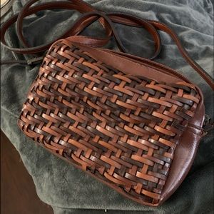 Basket weave crossbody purse. 8x6x3.